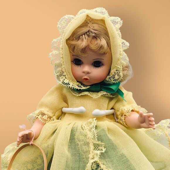 Madame Alexander 8" Doll Daffy Down Dilly Storyland Collection Yellow Green - Picture 2 of 10